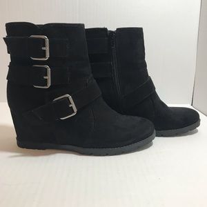 Unisa Three Buckle Hidden Wedge Heel Boots SZ 7.5